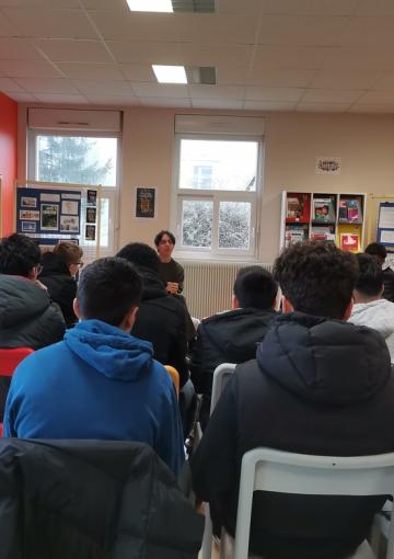 Haut les courts! Rencontre avec le réalisateur Jordan Raux Lycée Gaston Barré Niort mars 2025